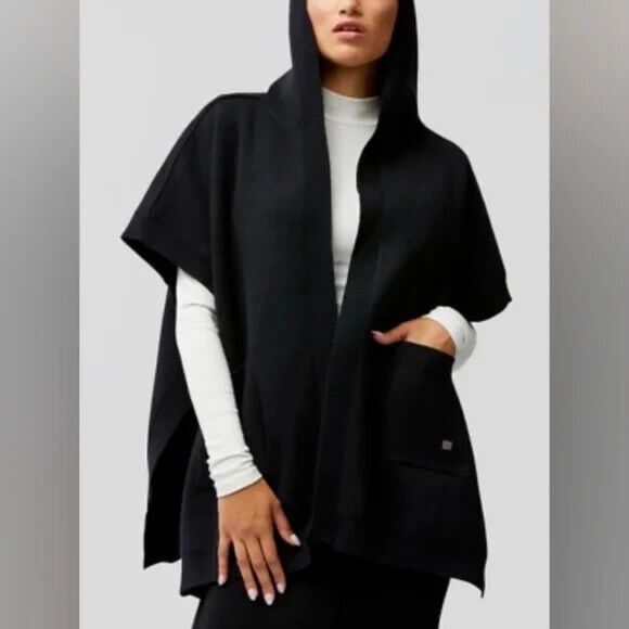 NWT SOIA & KYO Yara Hooded Cape in Black with Pockets - Picture 2 of 14